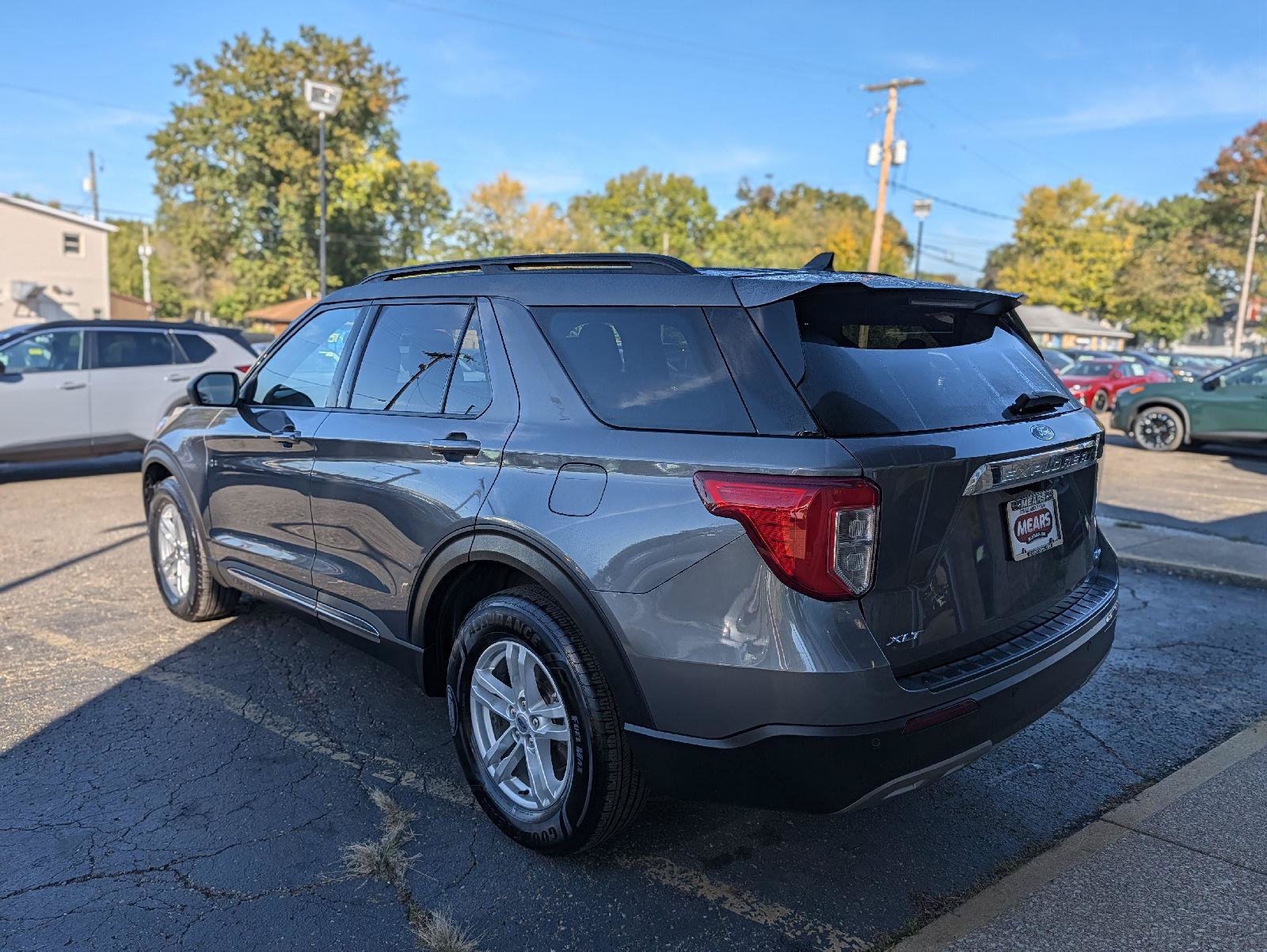 Used 2021 Ford Explorer XLT w/ Equipment Group 202A AWD/4WD image 8