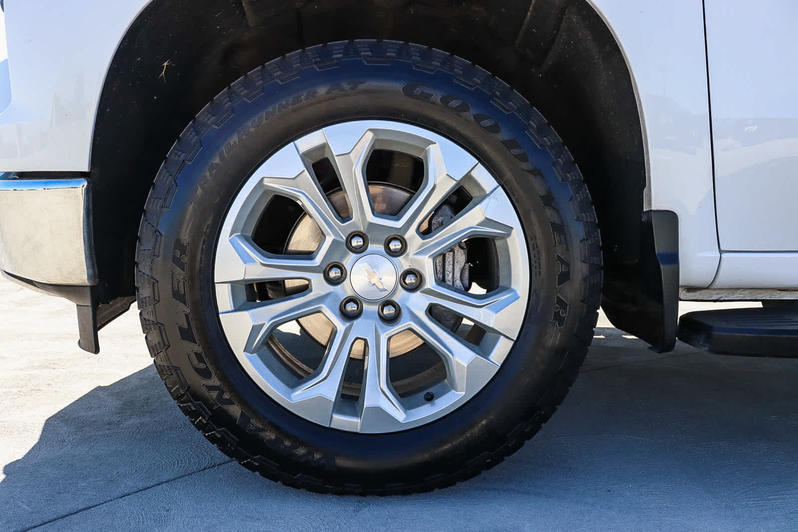 Used 2023 Chevrolet Silverado 1500 LTZ AWD/4WD image 11