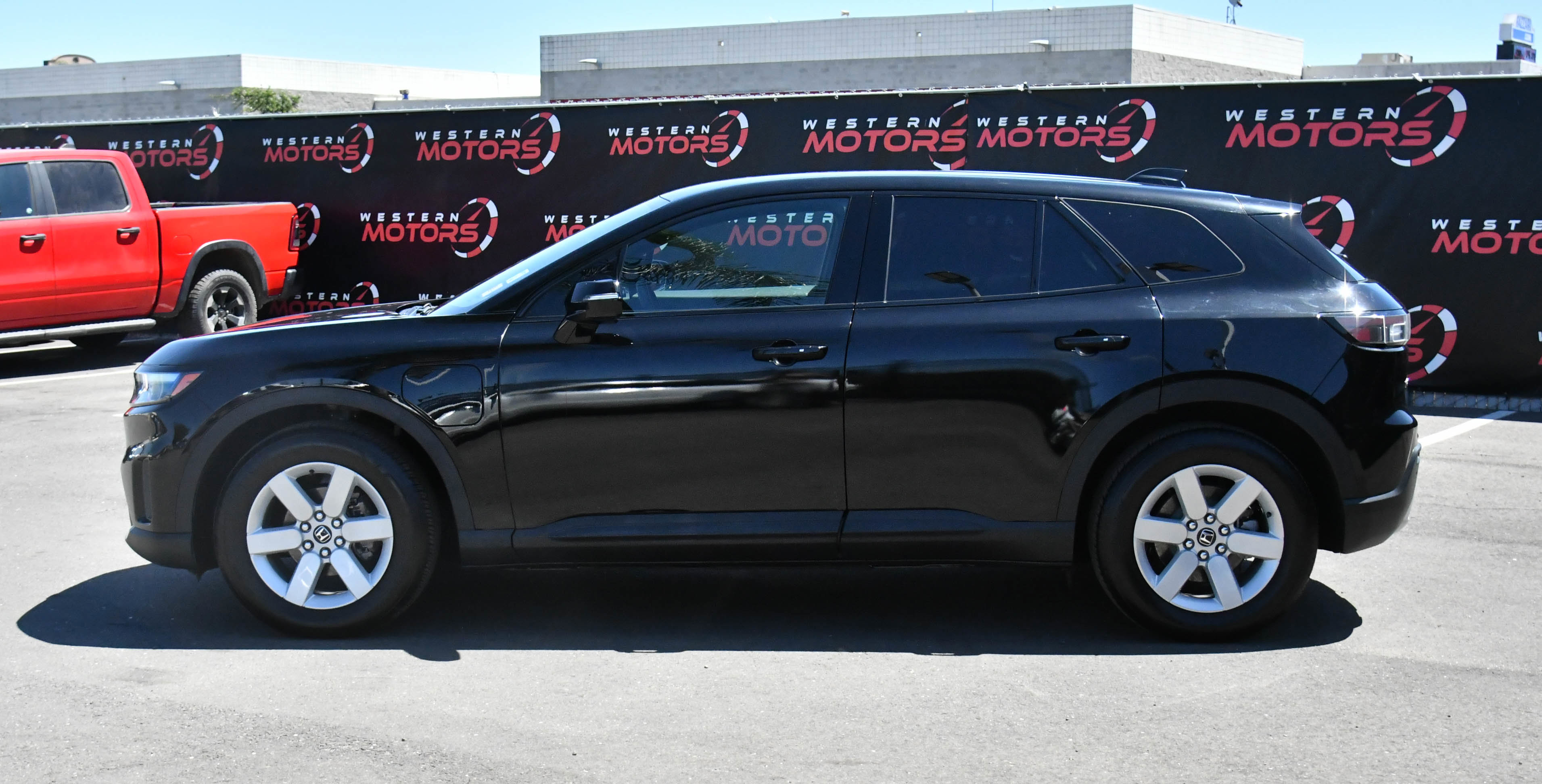 Used 2024 Honda Prologue EX image 4