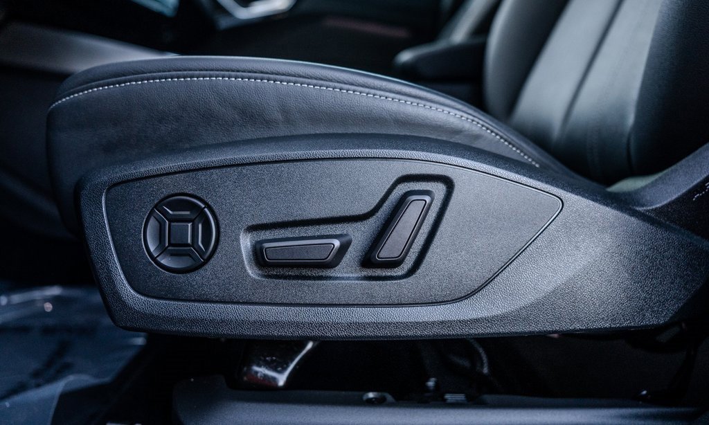 Used 2023 Audi Q4 e-tron Premium Plus w/ Premium Plus image 16