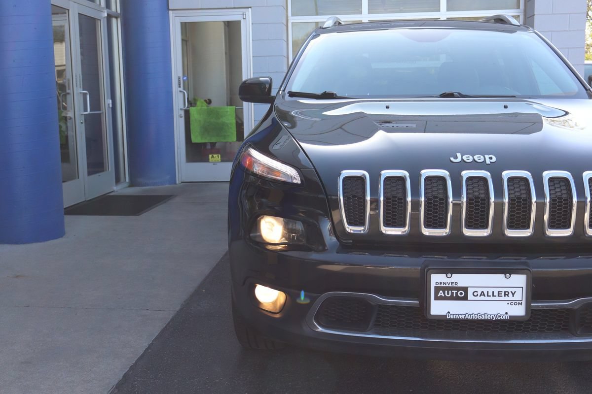 Used 2016 Jeep Cherokee Limited AWD/4WD image 29