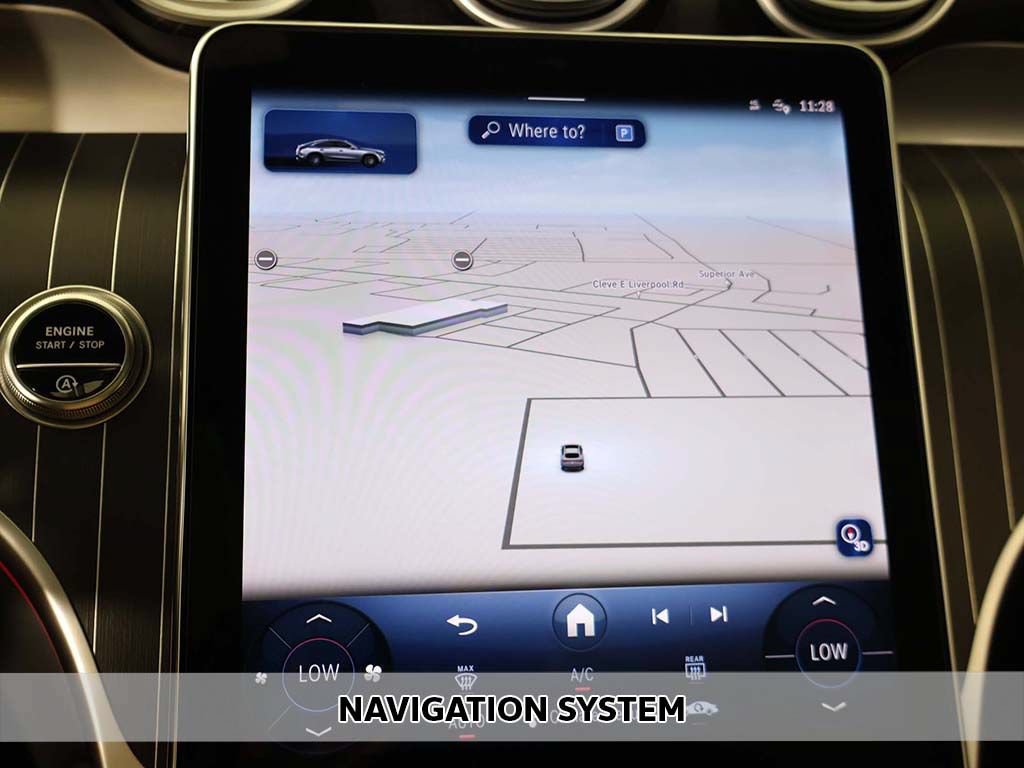 Used 2025 Mercedes-Benz GLC 300 4MATIC image 3