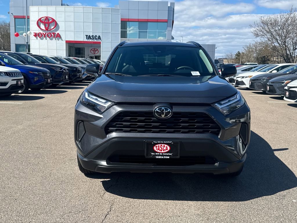 Used 2025 Toyota RAV4 LE AWD/4WD image 2