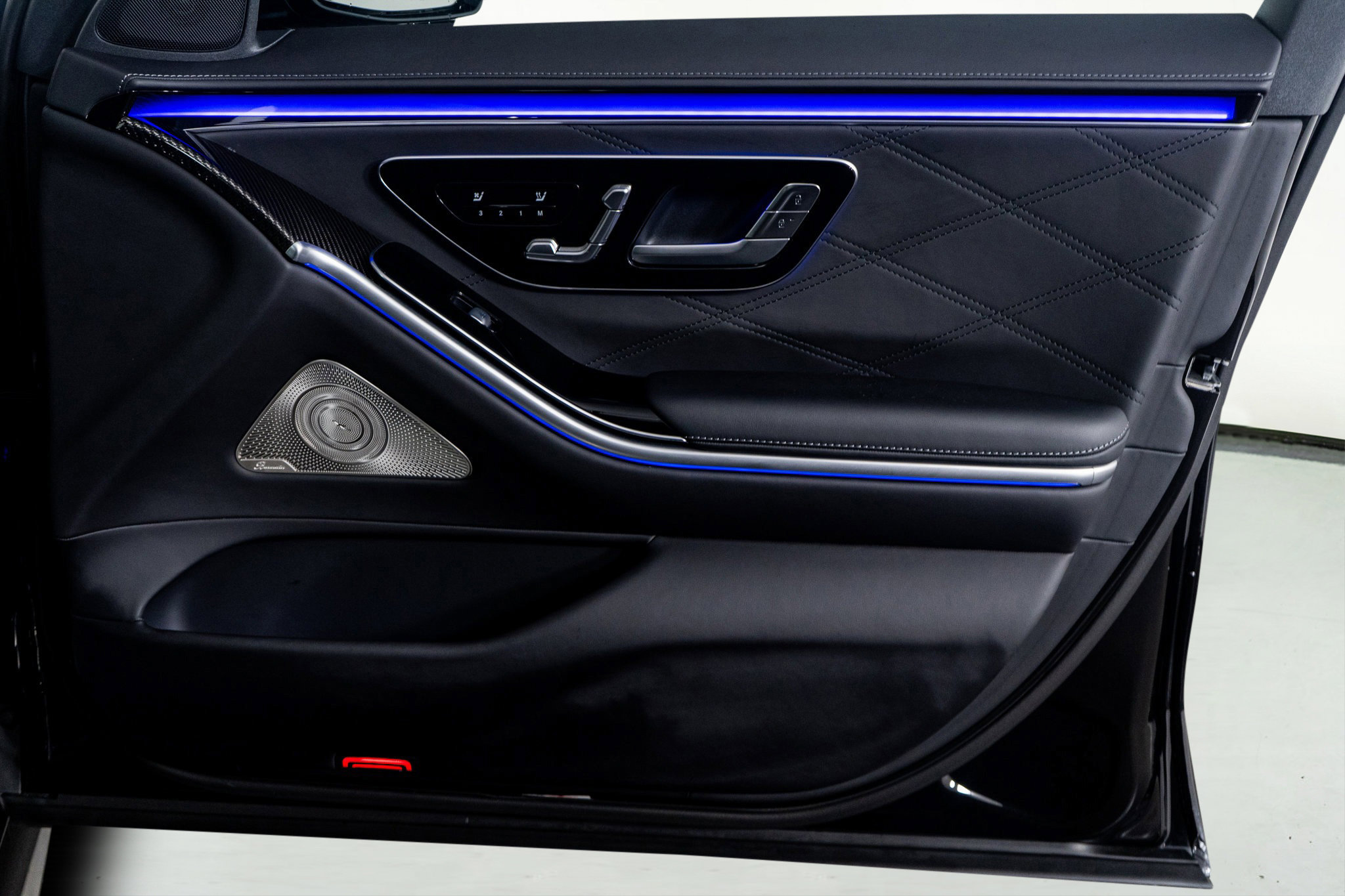 Used 2025 Mercedes-Benz S 63 AMG S w/ AMG Night Package image 58