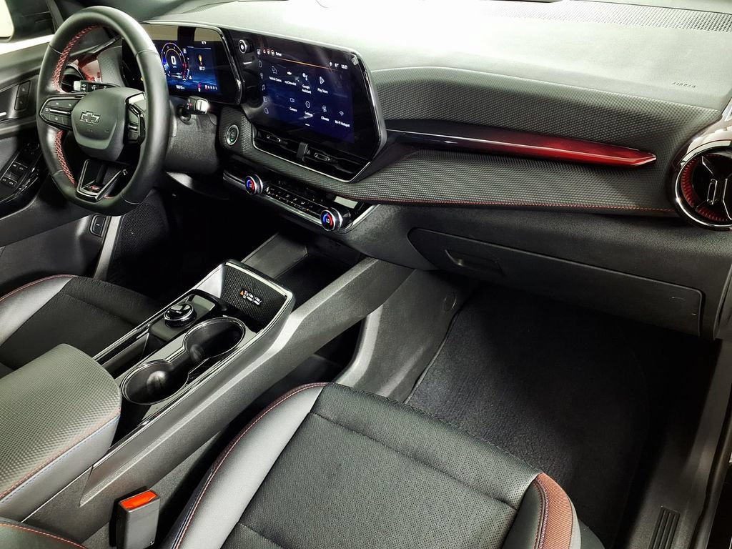 Used 2026 Chevrolet Equinox RS w/ Safety and Technology Package FWD image 12