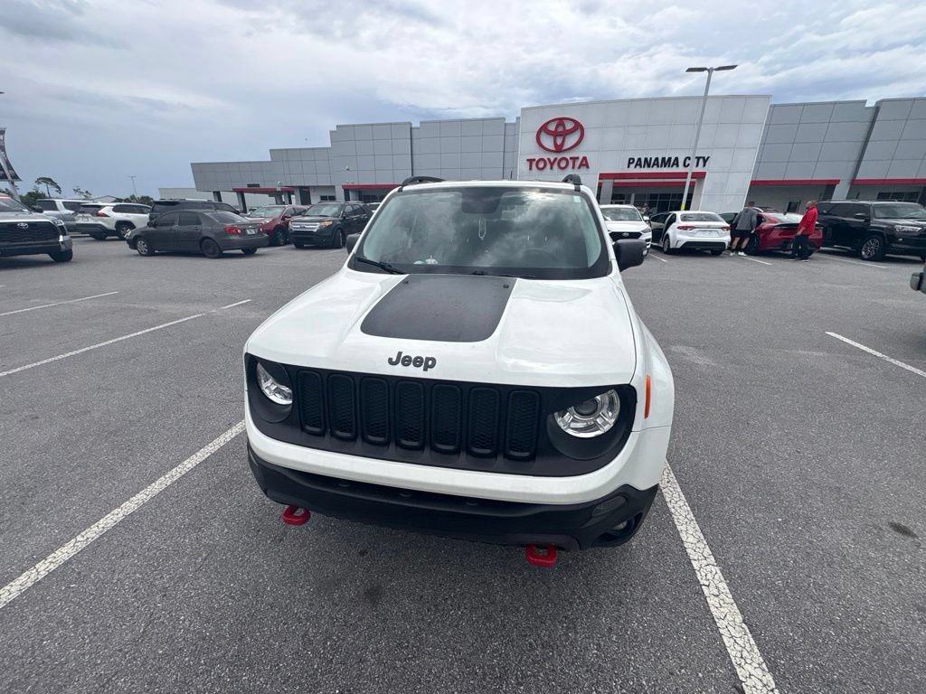 Used 2017 Jeep Renegade Trailhawk AWD/4WD image 9