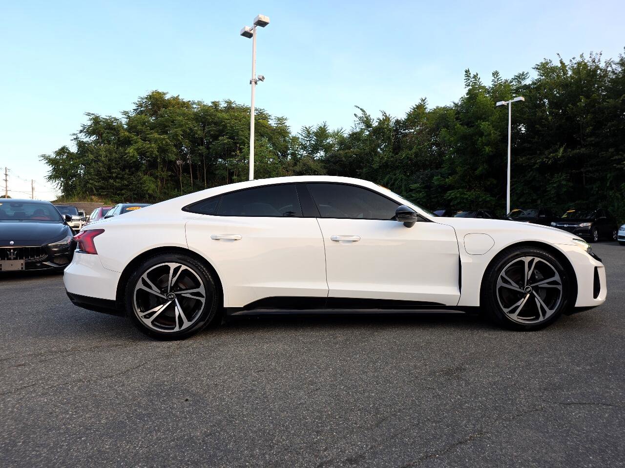 Used 2022 Audi e-tron GT Premium Plus w/ Performance Package image 22