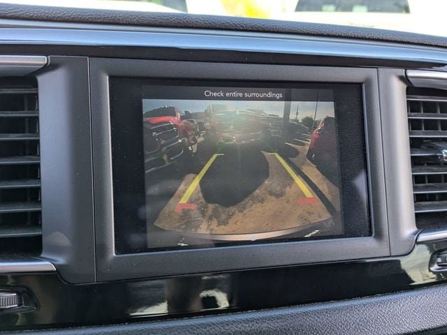 Used 2020 Chrysler Pacifica Touring-L w/ Tire & Wheel Group image 23
