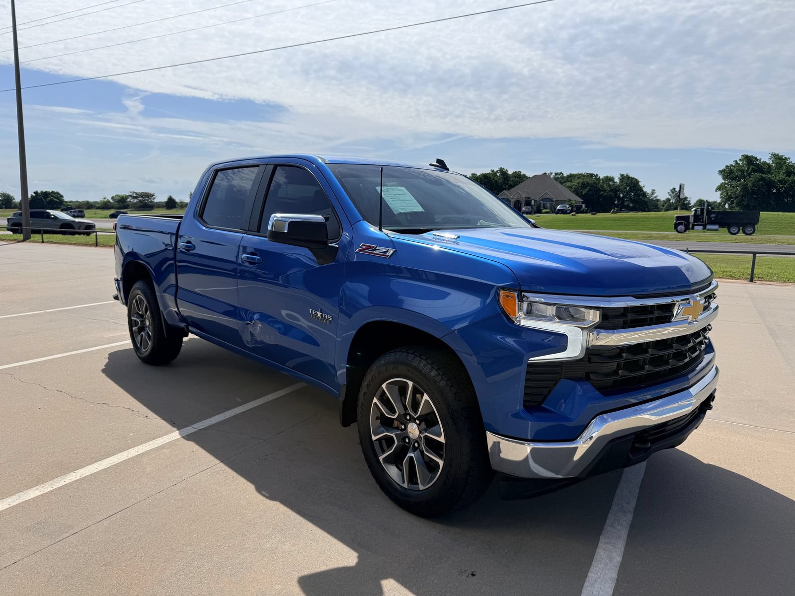 Used 2023 Chevrolet Silverado 1500 LT AWD/4WD image 4