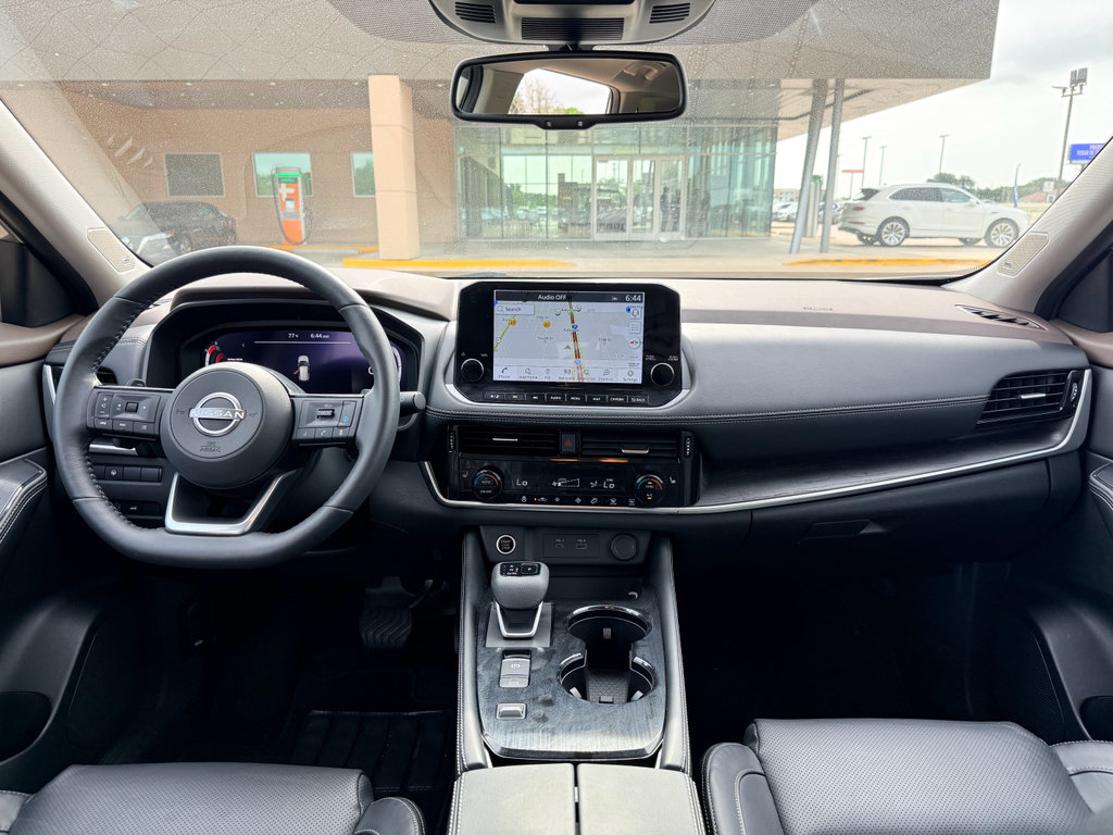 Used 2023 Nissan Rogue Platinum FWD image 13
