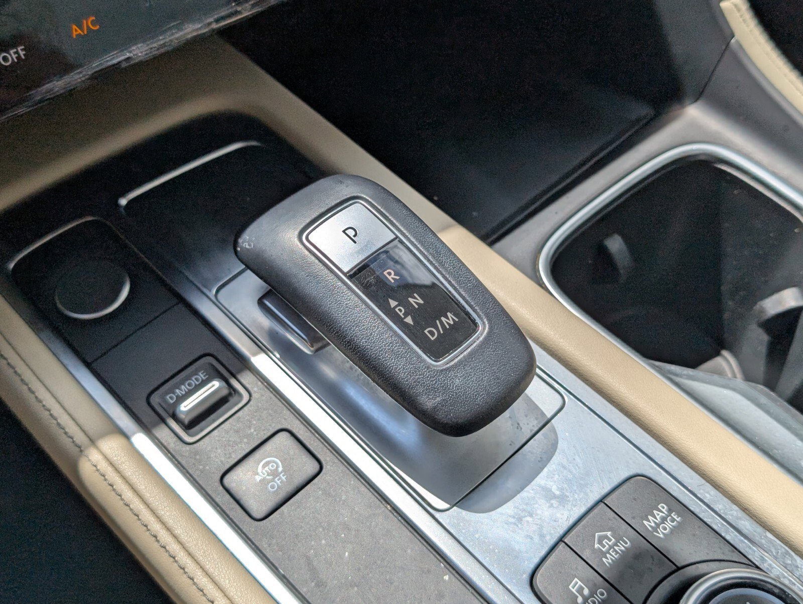 Used 2023 INFINITI QX60 Luxe w/ Performance Audio Package FWD image 28
