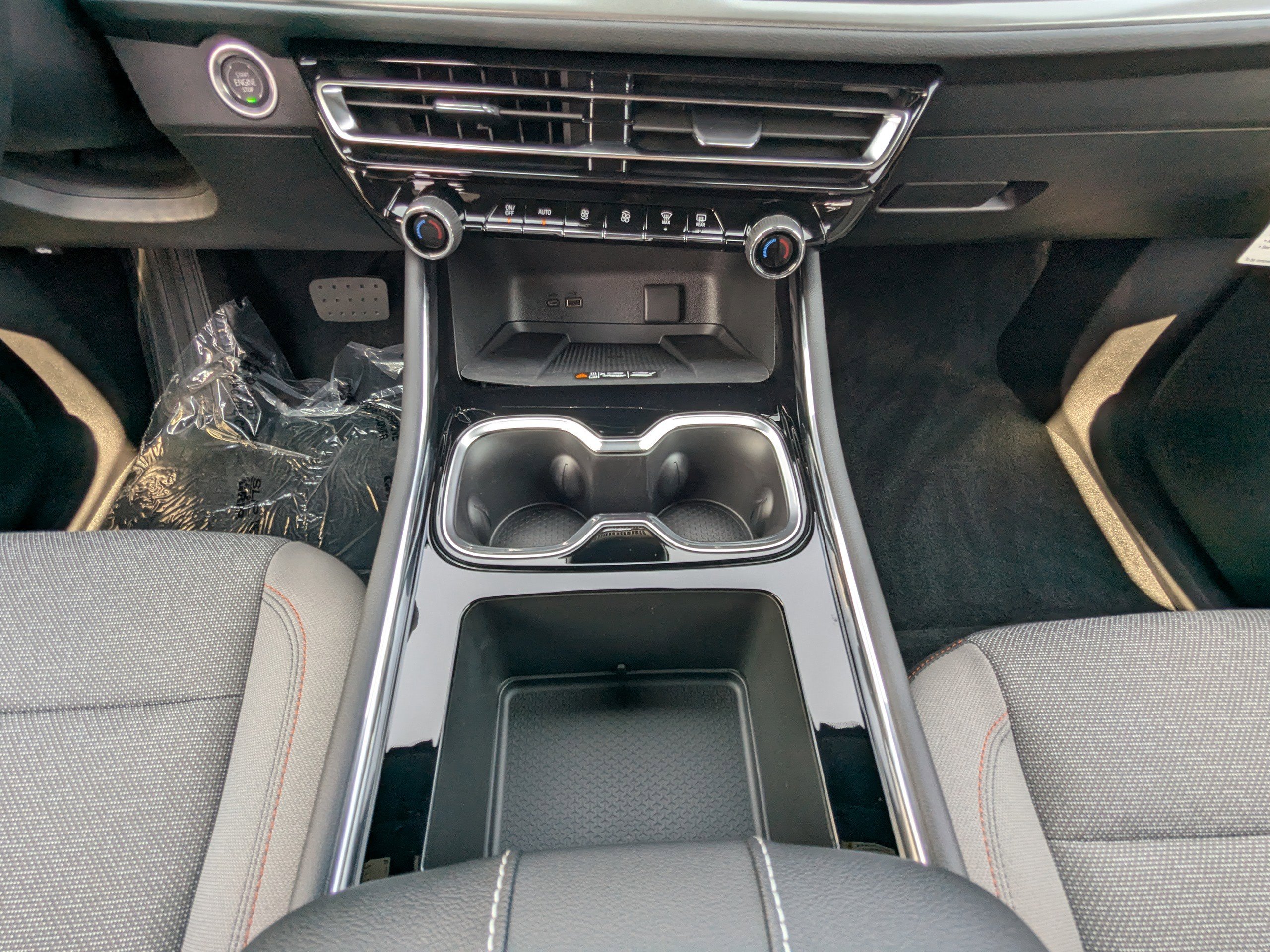 New 2026 Chevrolet Traverse LT image 14