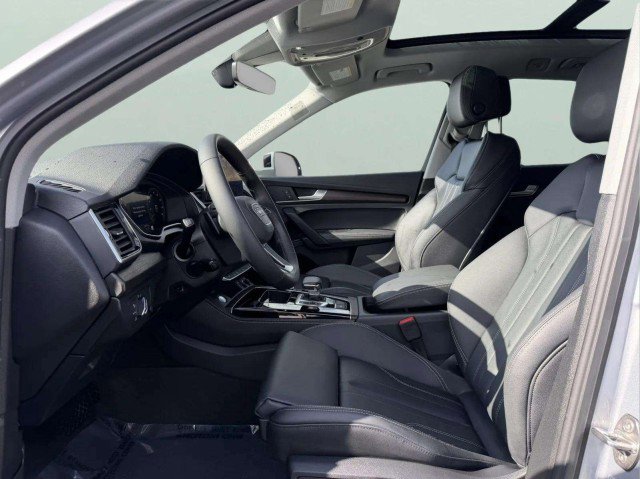 Certified 2025 Audi Q5 2.0T Premium Plus w/ Premium Plus Package image 18