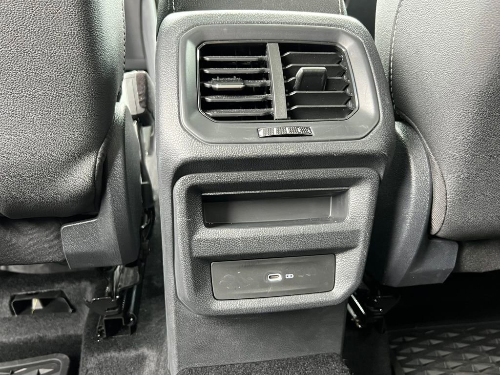 Used 2024 Volkswagen Taos SEL image 13