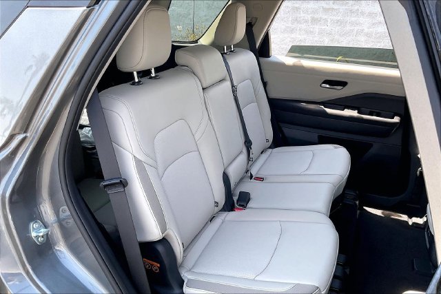 New 2026 Nissan Pathfinder SL w/ Cargo Package FWD image 15