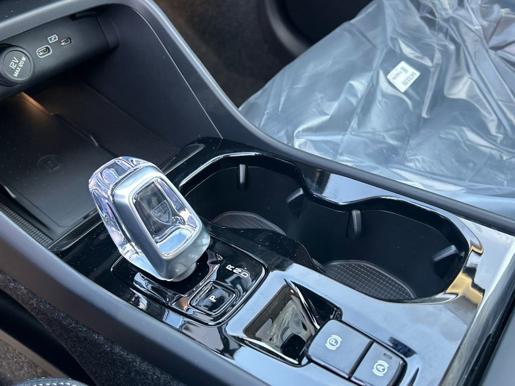 New 2026 Volvo XC40 B5 Ultra w/ Protection Package Premier AWD/4WD image 19