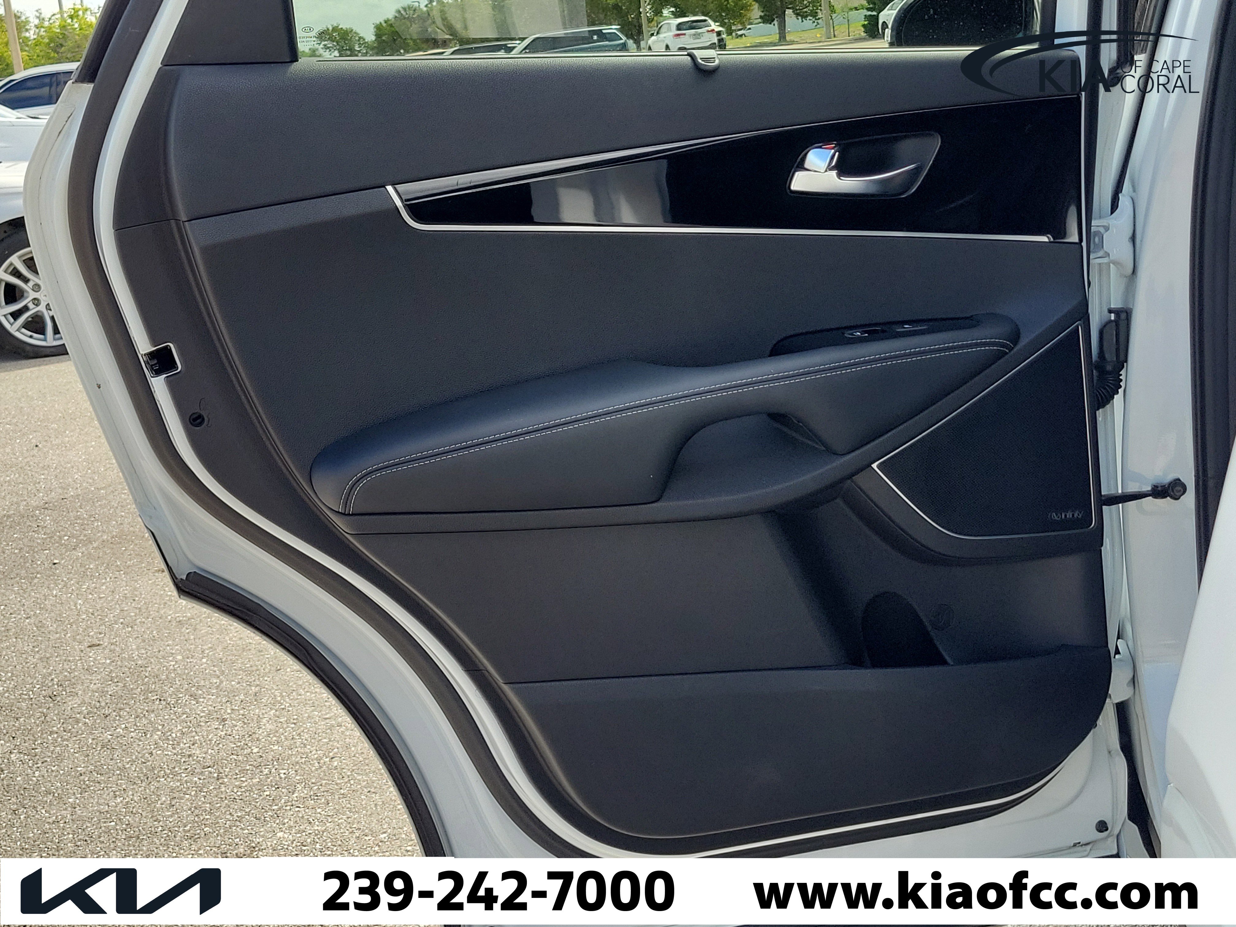 Used 2016 Kia Sorento SX AWD/4WD image 12