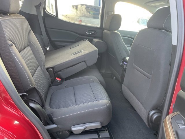 Used 2023 GMC Acadia SLE image 15