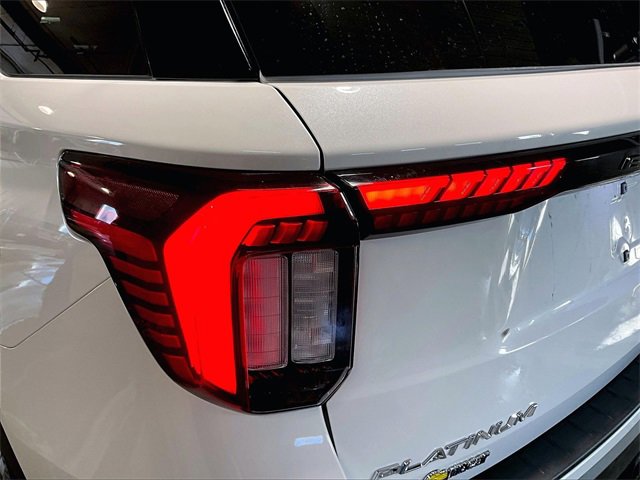 Used 2025 Ford Explorer Platinum image 33