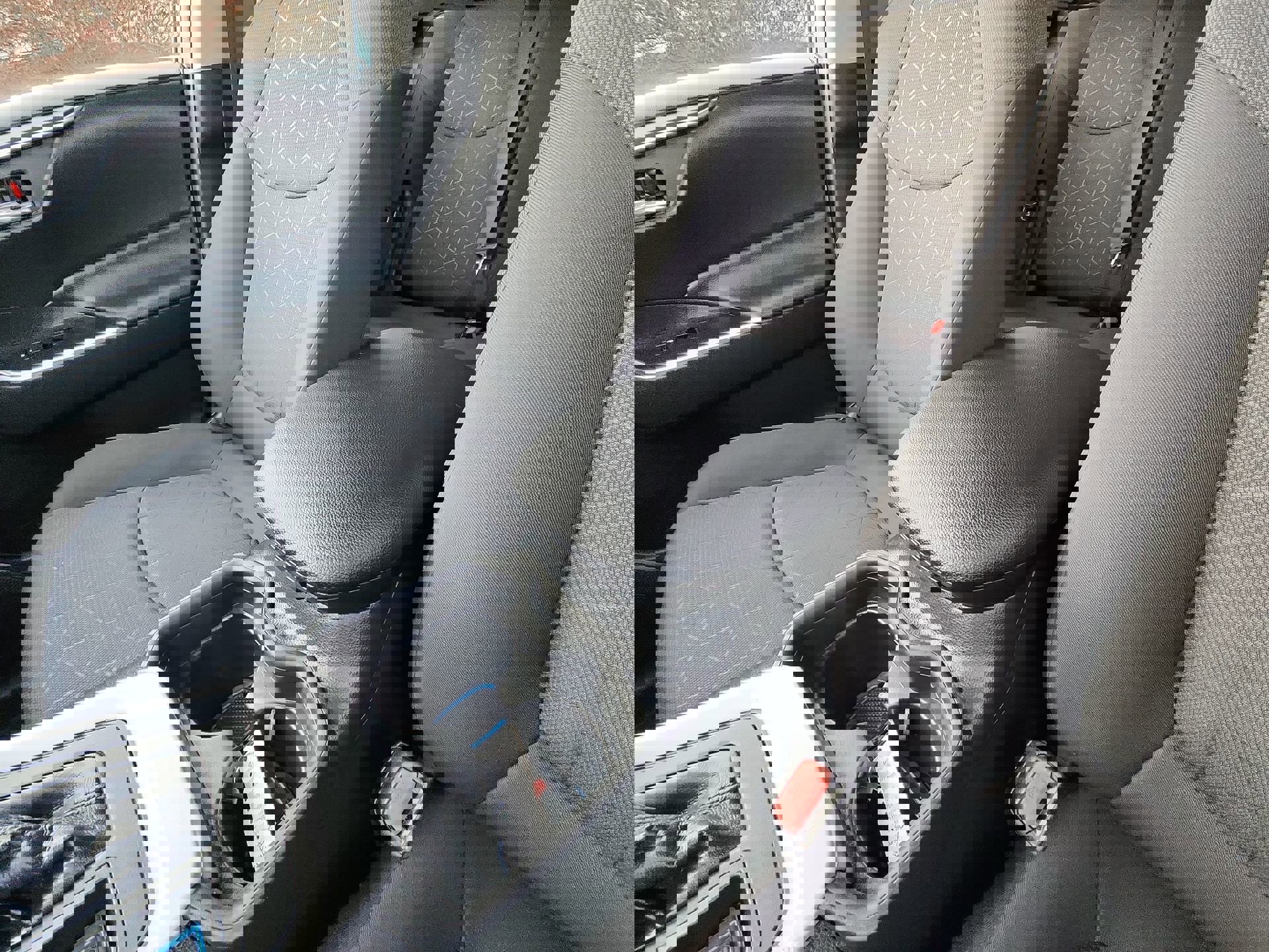 Used 2021 Toyota RAV4 XLE image 21