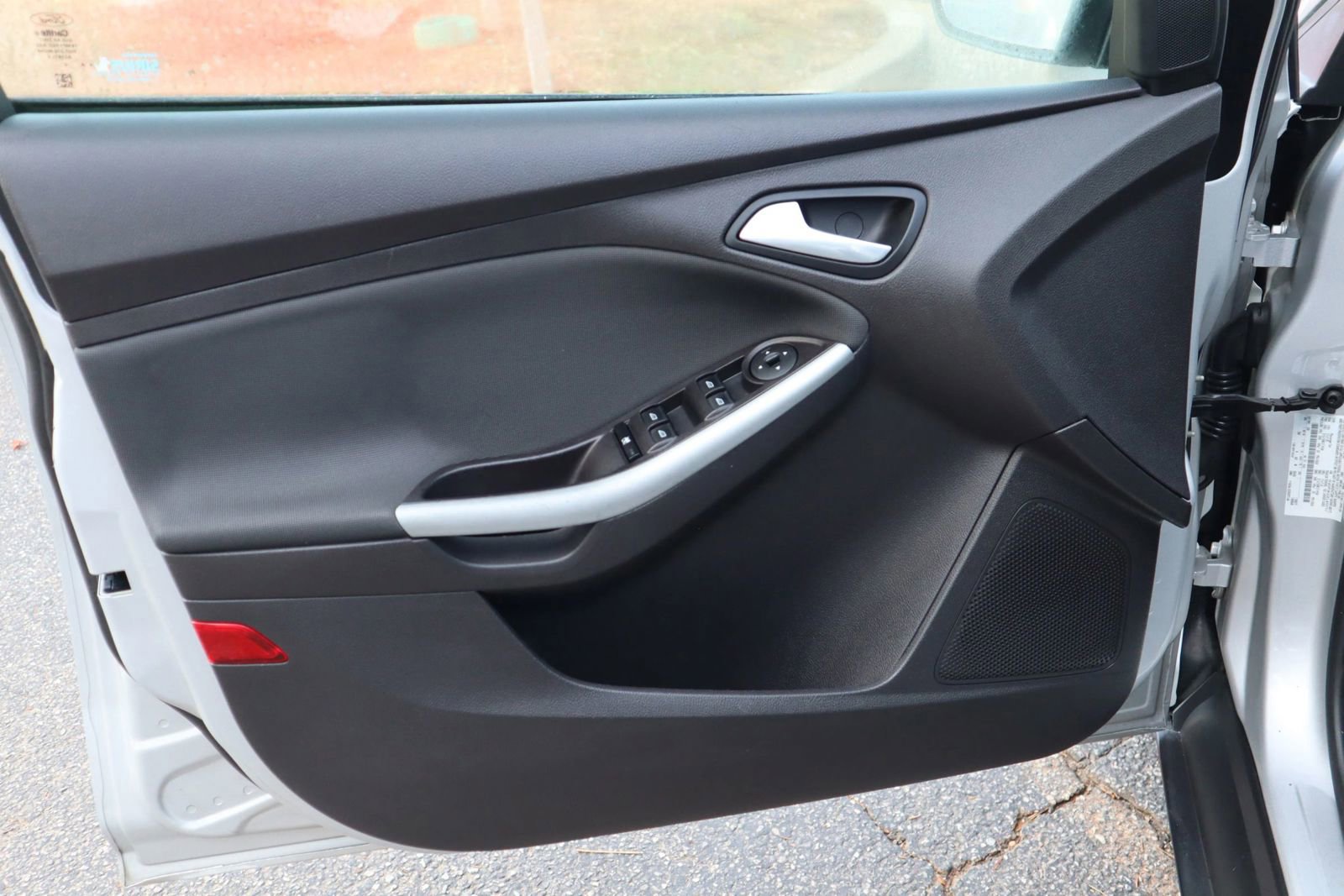 Used 2014 Ford Focus SE w/ Equipment Group 201A image 7