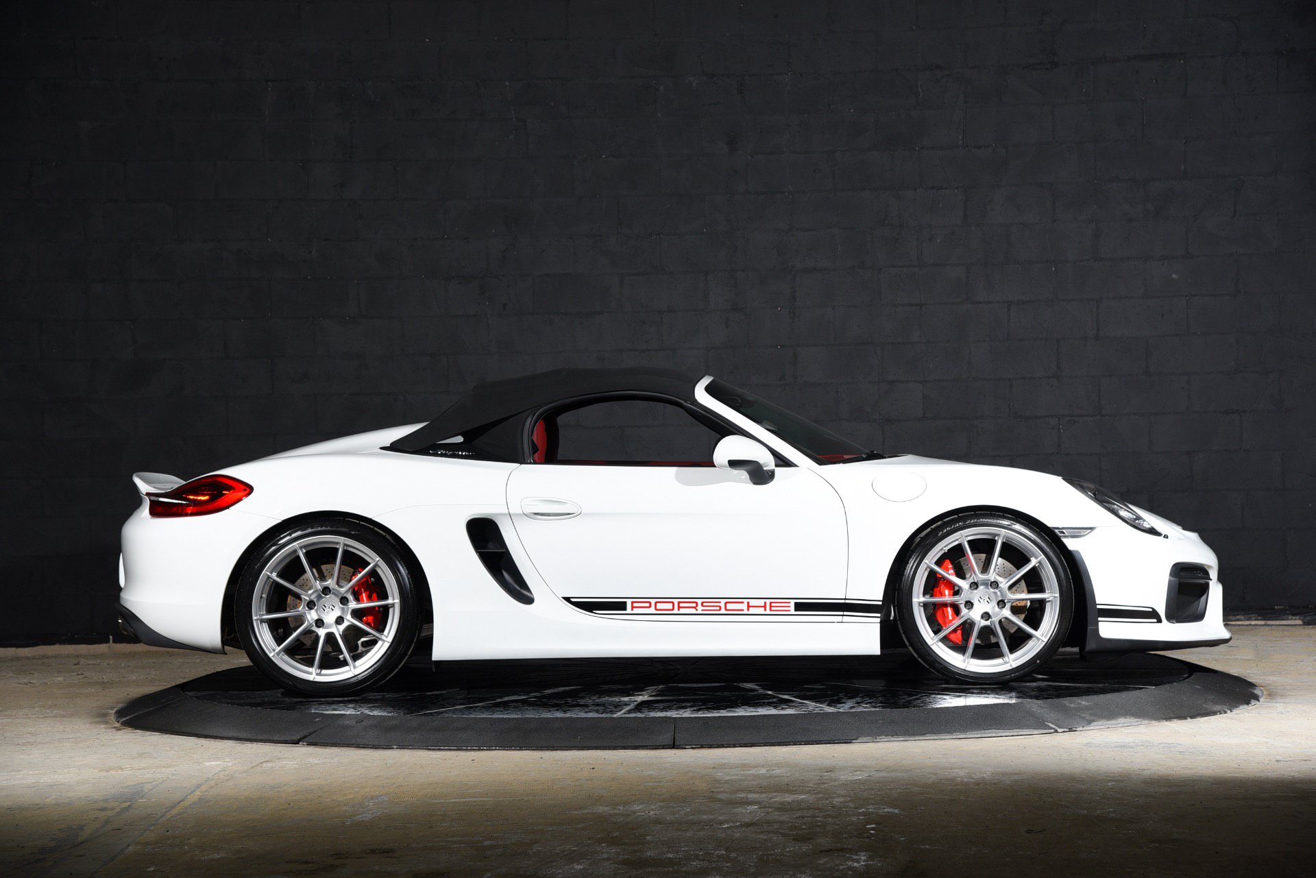 Used 2016 Porsche Boxster Spyder RWD image 30