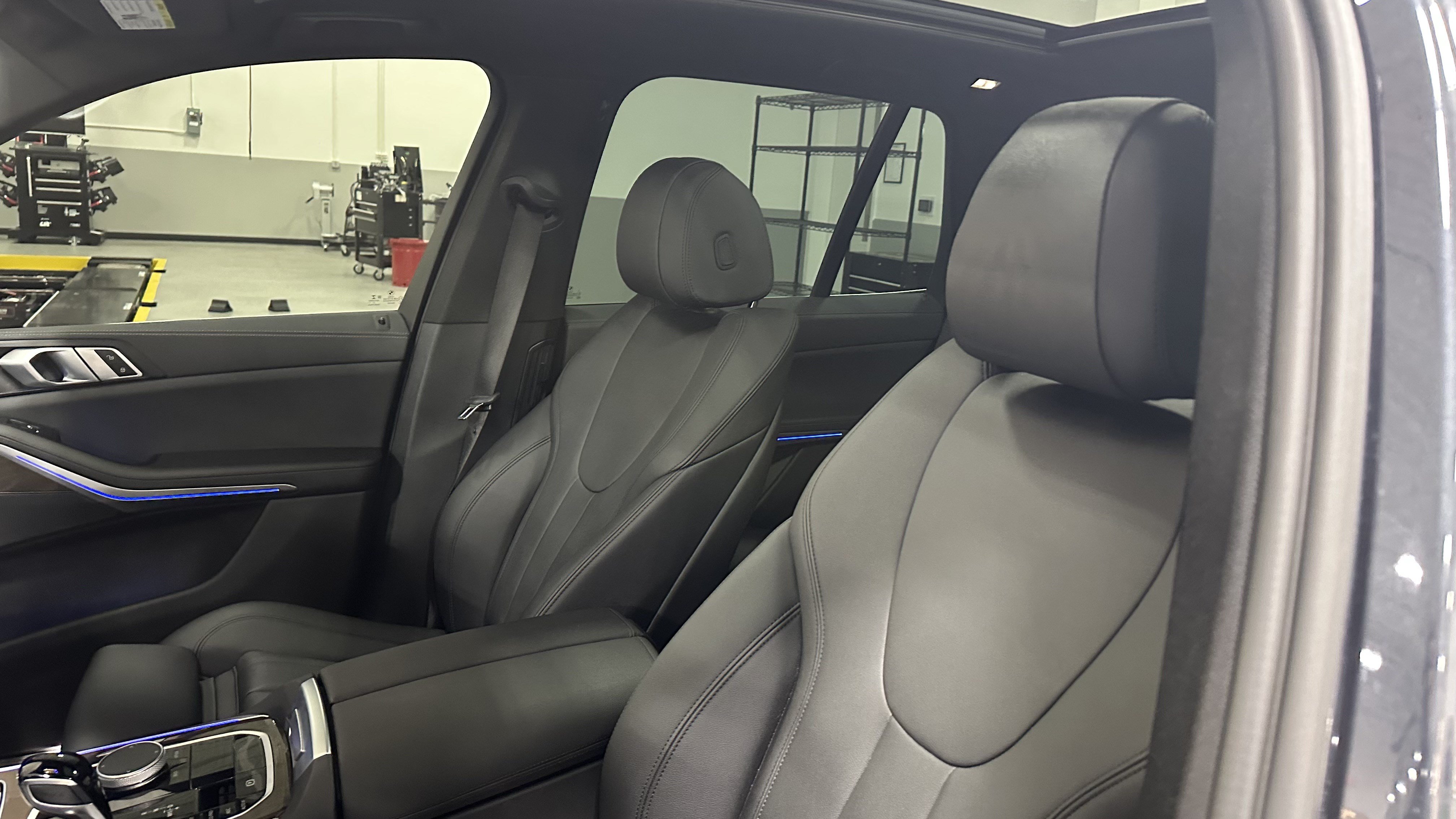 Used 2022 BMW X5 xDrive40i w/ Premium Package AWD/4WD image 18