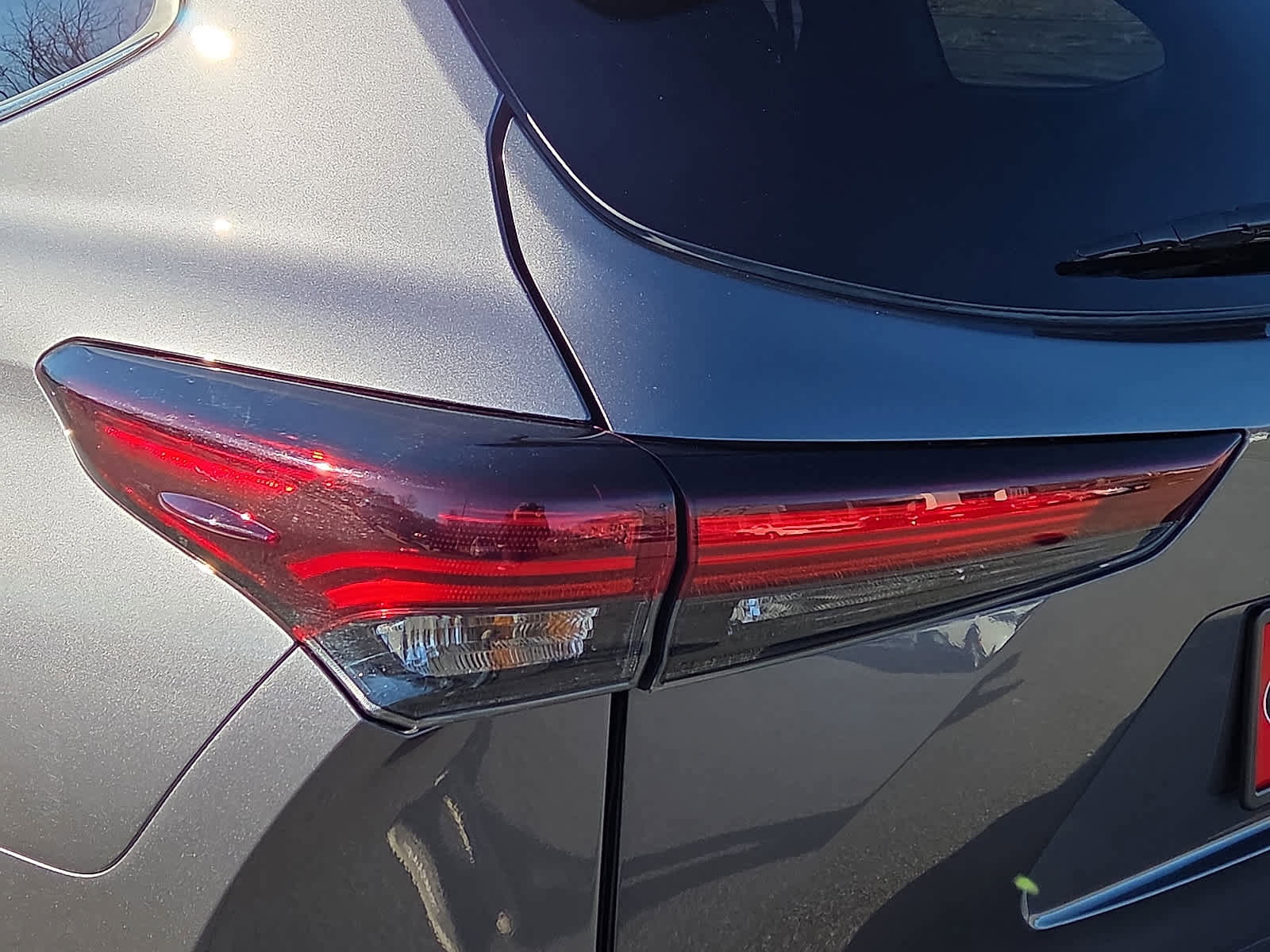 Certified 2024 Toyota Highlander LE image 11