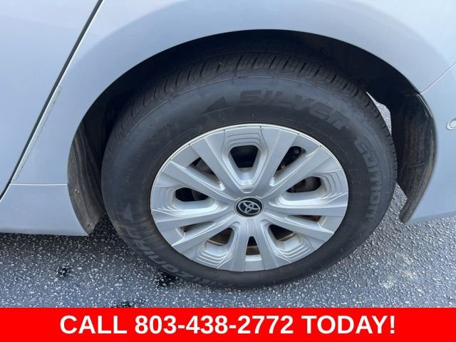 Used 2020 Toyota Prius LE FWD image 31