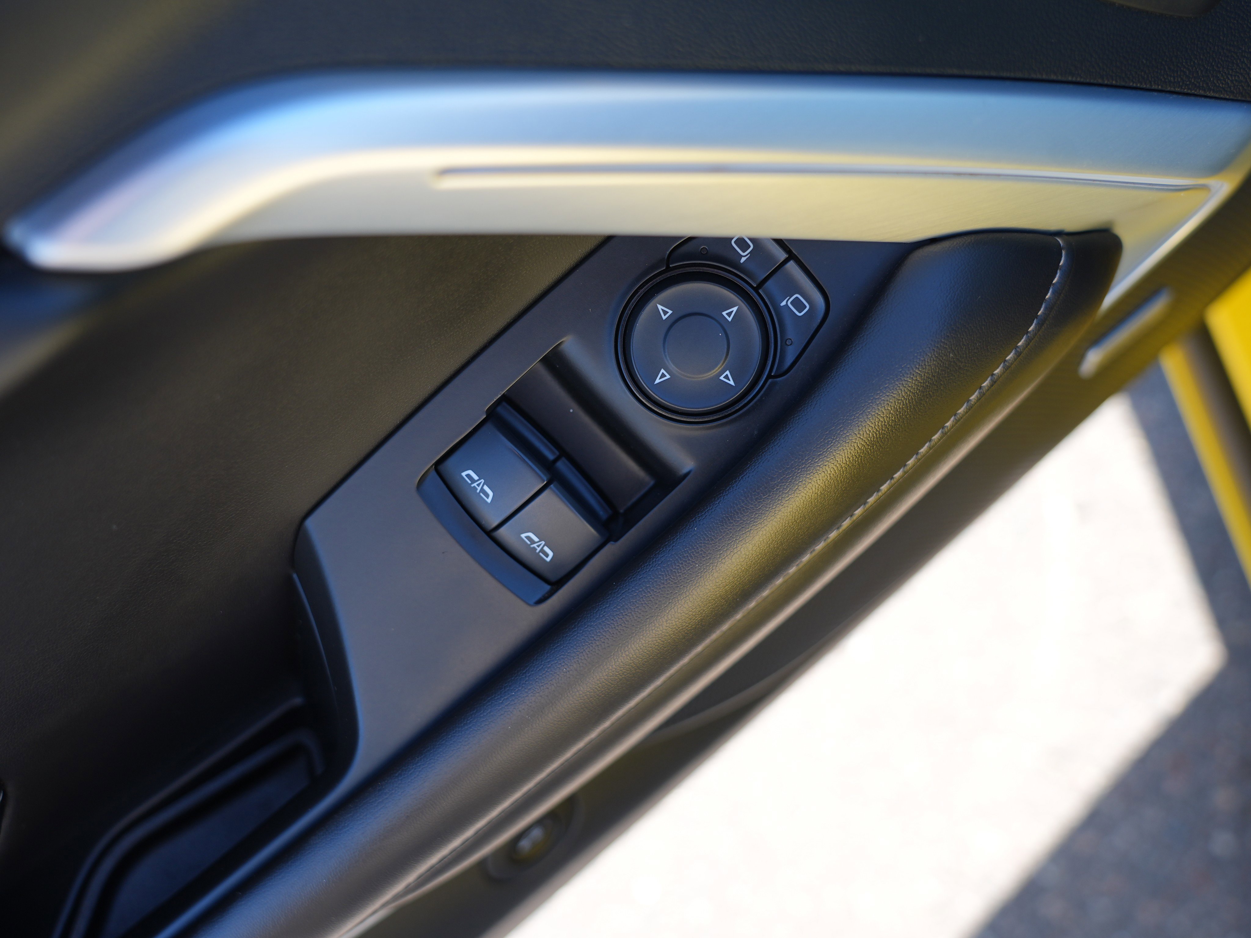 Used 2017 Chevrolet Camaro SS RWD image 15