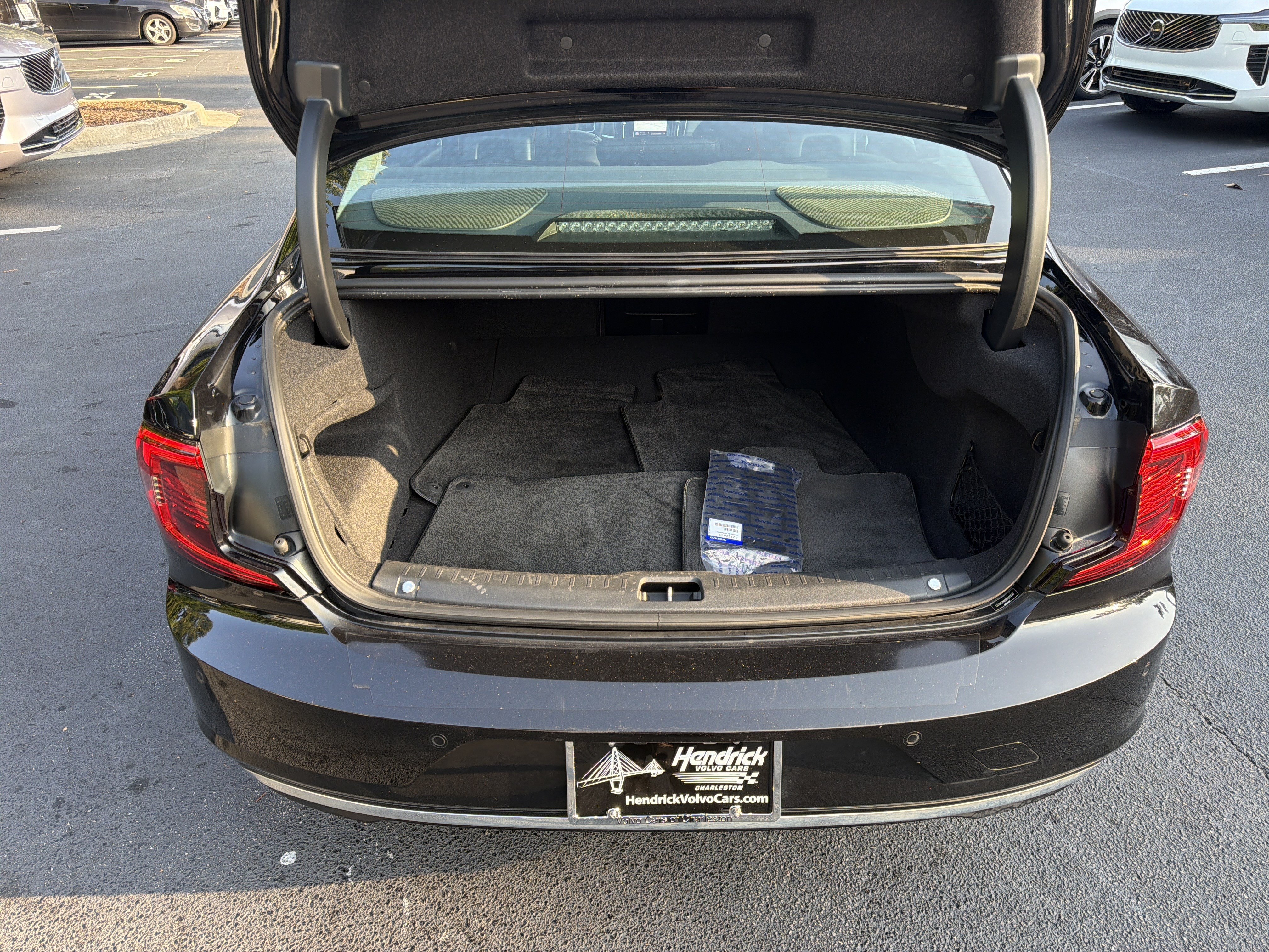Certified 2023 Volvo S90 B6 Plus AWD/4WD image 34