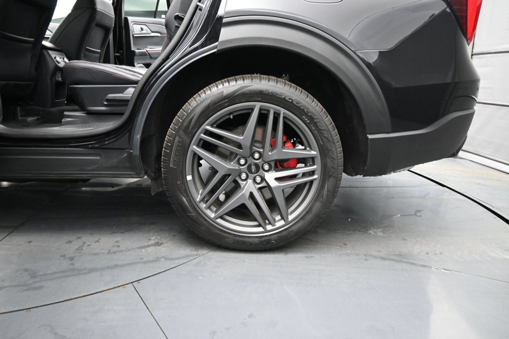 Certified 2026 Ford Explorer ST-Line w/ ST-Line Street Pack AWD/4WD image 20