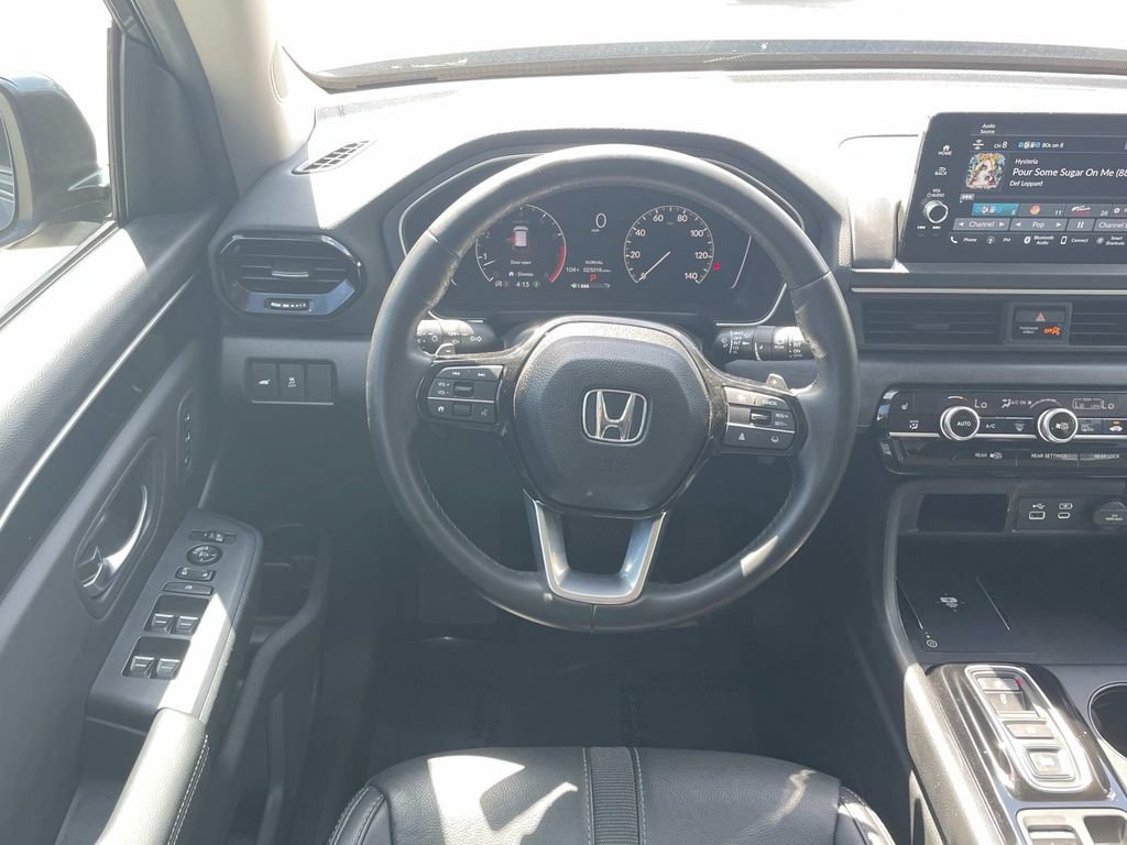 Used 2025 Honda Pilot EX-L image 12