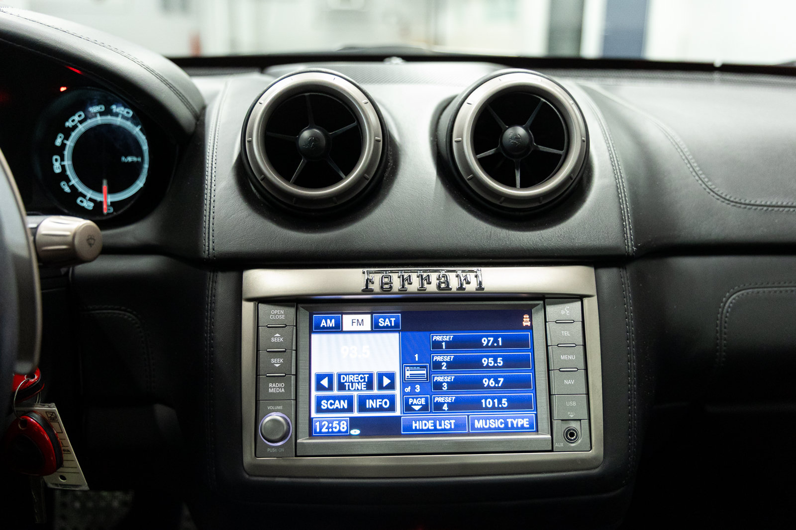 Used 2011 Ferrari California RWD image 54