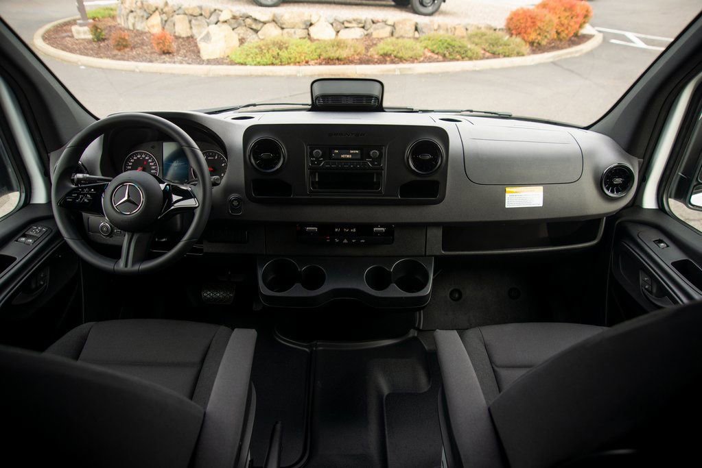 Used 2025 Mercedes-Benz Sprinter 2500 image 37