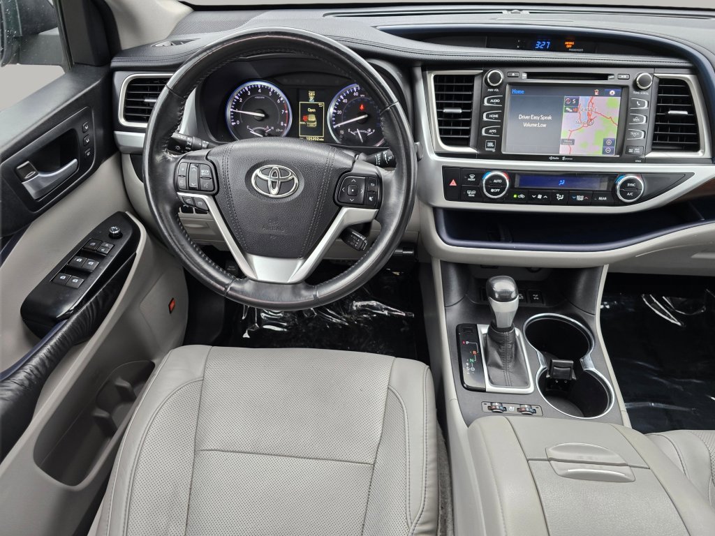 Used 2015 Toyota Highlander Limited AWD/4WD image 3