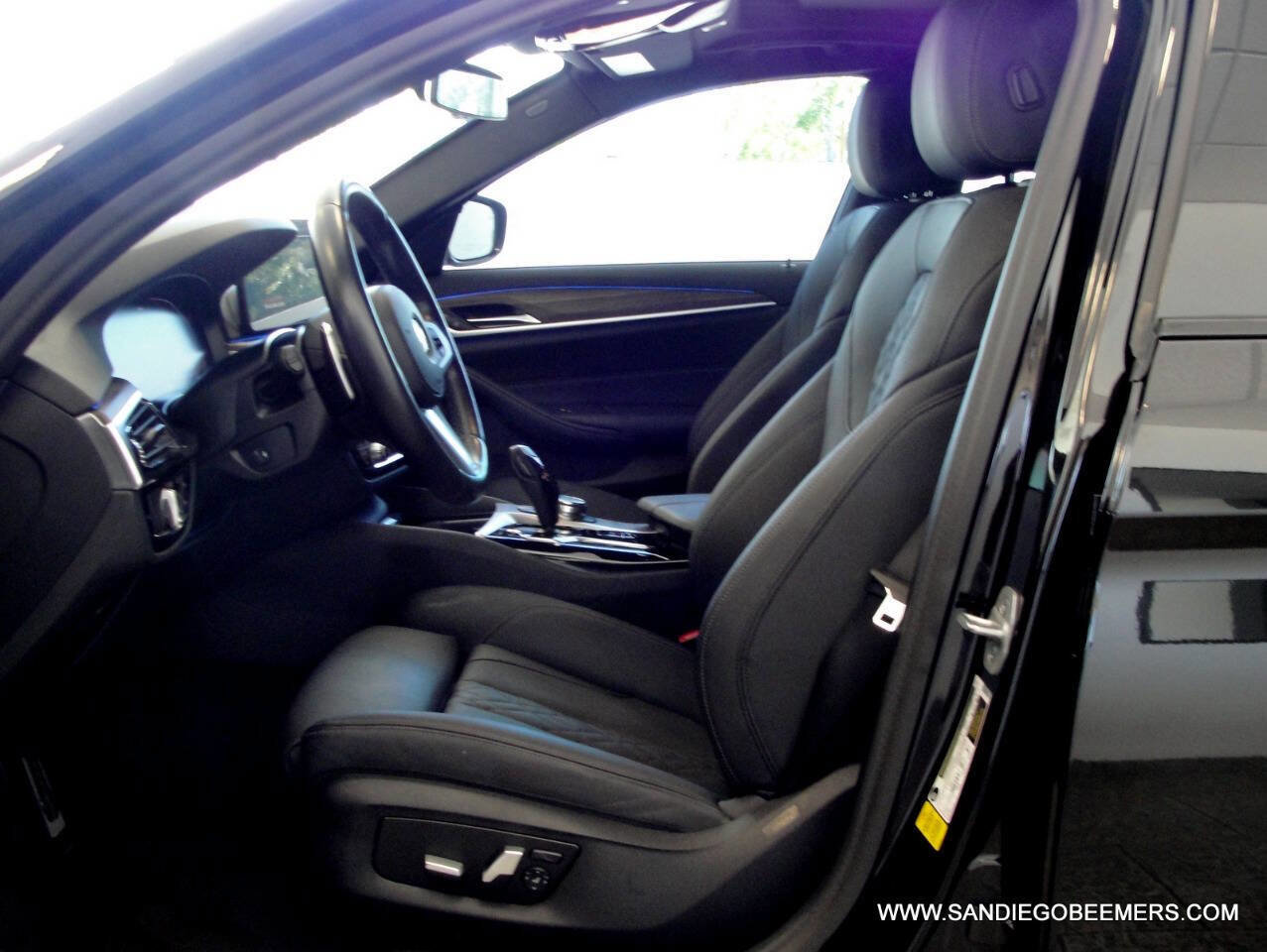 Used 2023 BMW 540i w/ M Sport Package RWD image 27