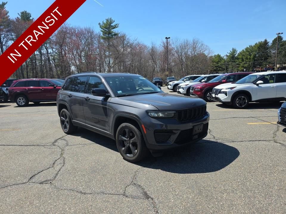 Used 2023 Jeep Grand Cherokee Altitude image 1