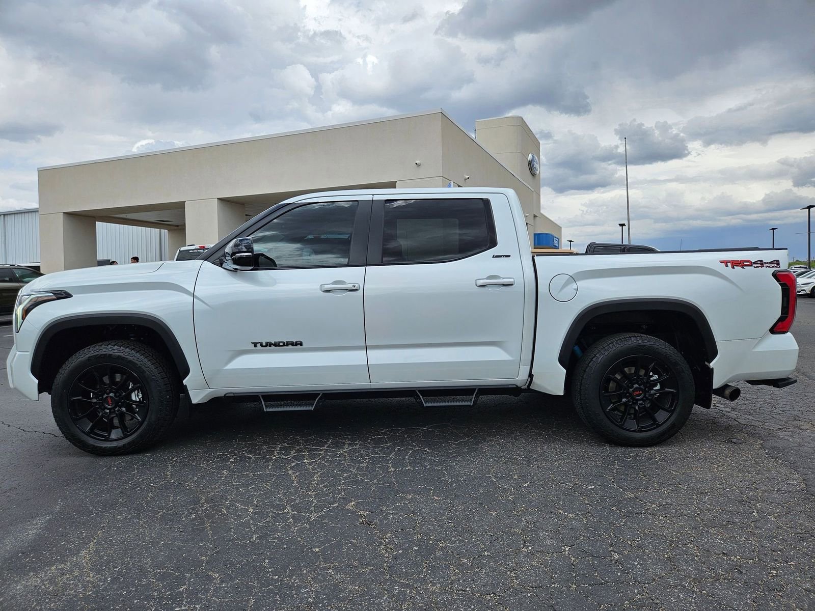 Used 2025 Toyota Tundra Limited w/ TRD Off-Road Package image 8