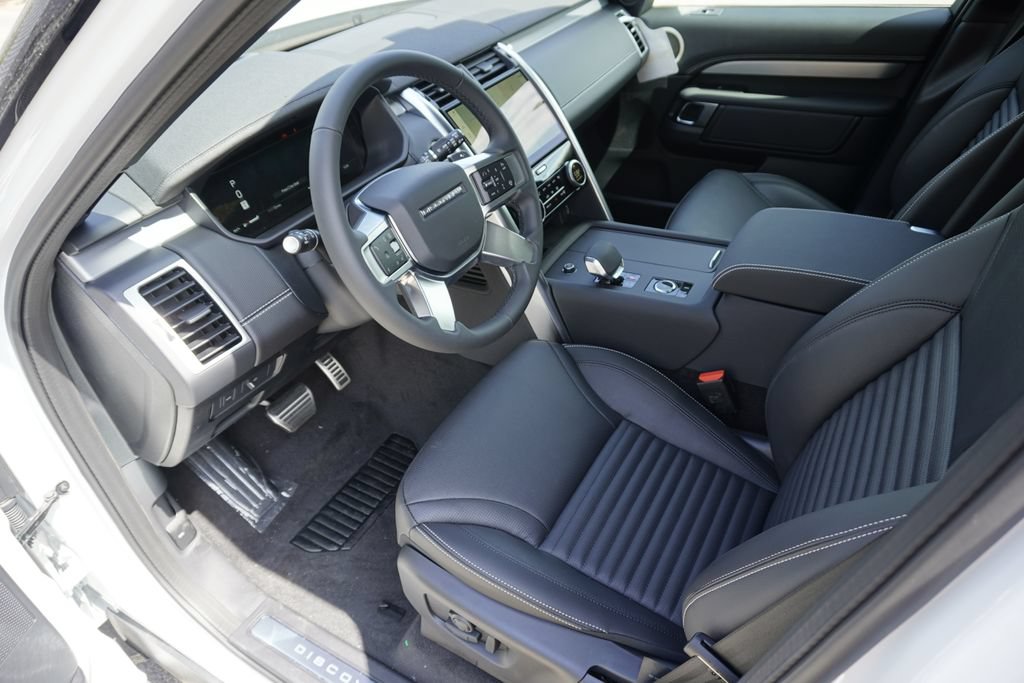 New 2026 Land Rover Discovery Dynamic SE AWD/4WD image 18