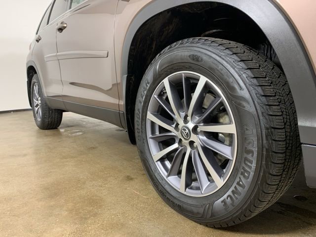Used 2019 Toyota Highlander XLE w/ Protection Package #3 image 6