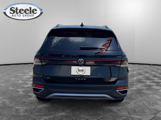 New 2026 Volkswagen Taos SE FWD image 4