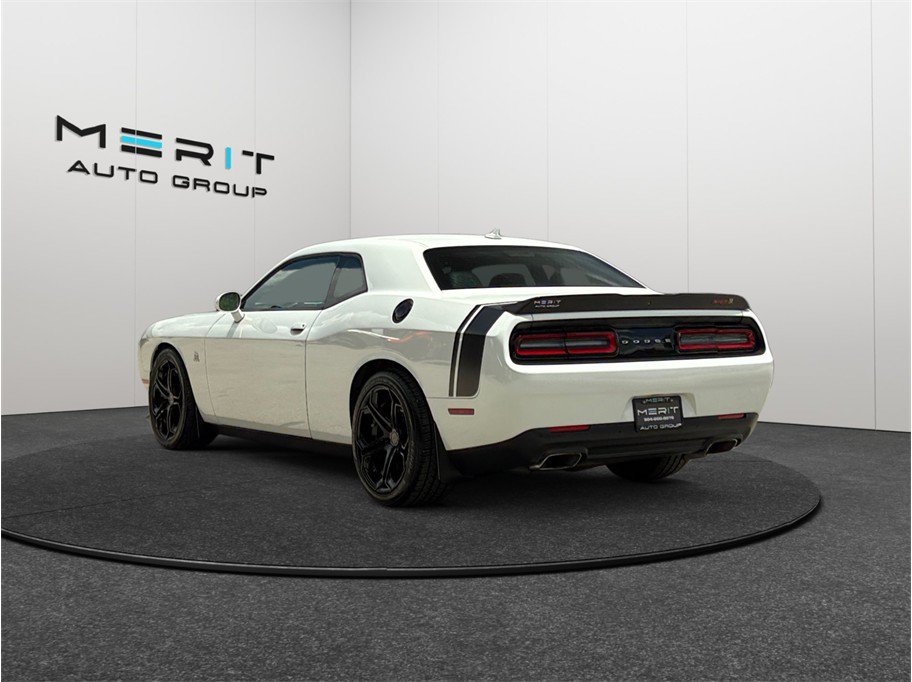 Used 2015 Dodge Challenger R/T Scat Pack w/ Leather Interior Group RWD image 7