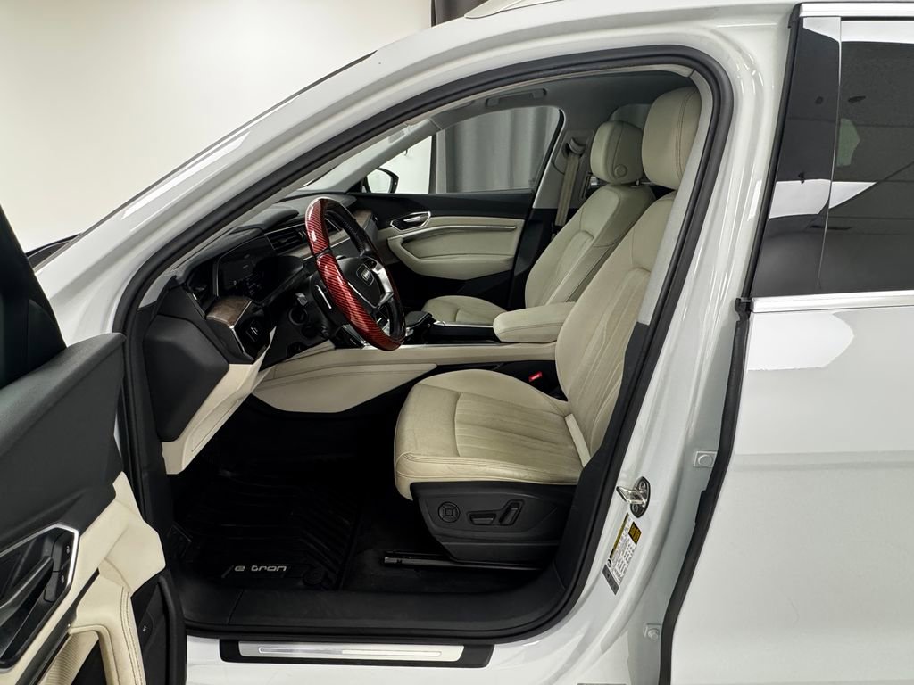 Used 2019 Audi e-tron Premium Plus image 10