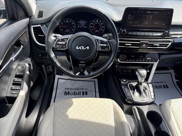 Used 2022 Kia Seltos EX image 6