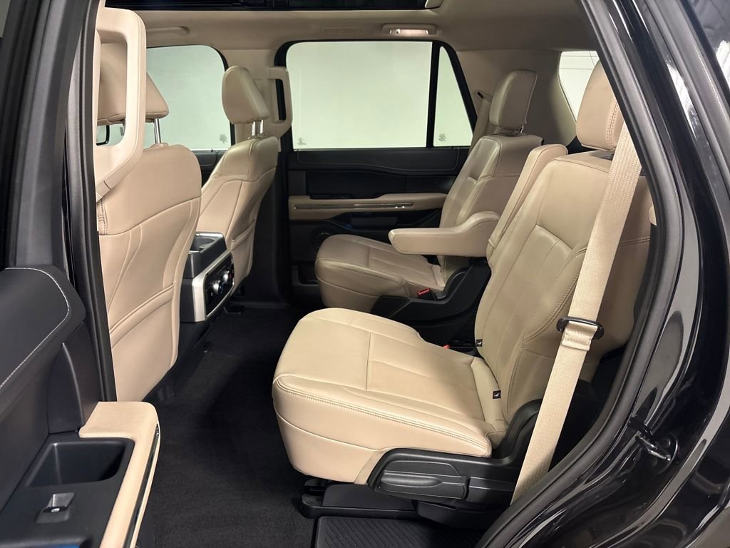 Used 2023 Ford Expedition XLT image 32