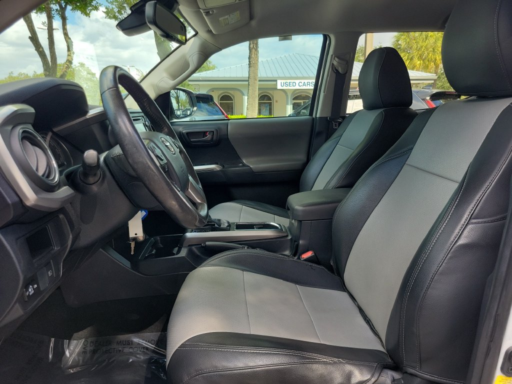 Used 2019 Toyota Tacoma SR5 RWD image 11