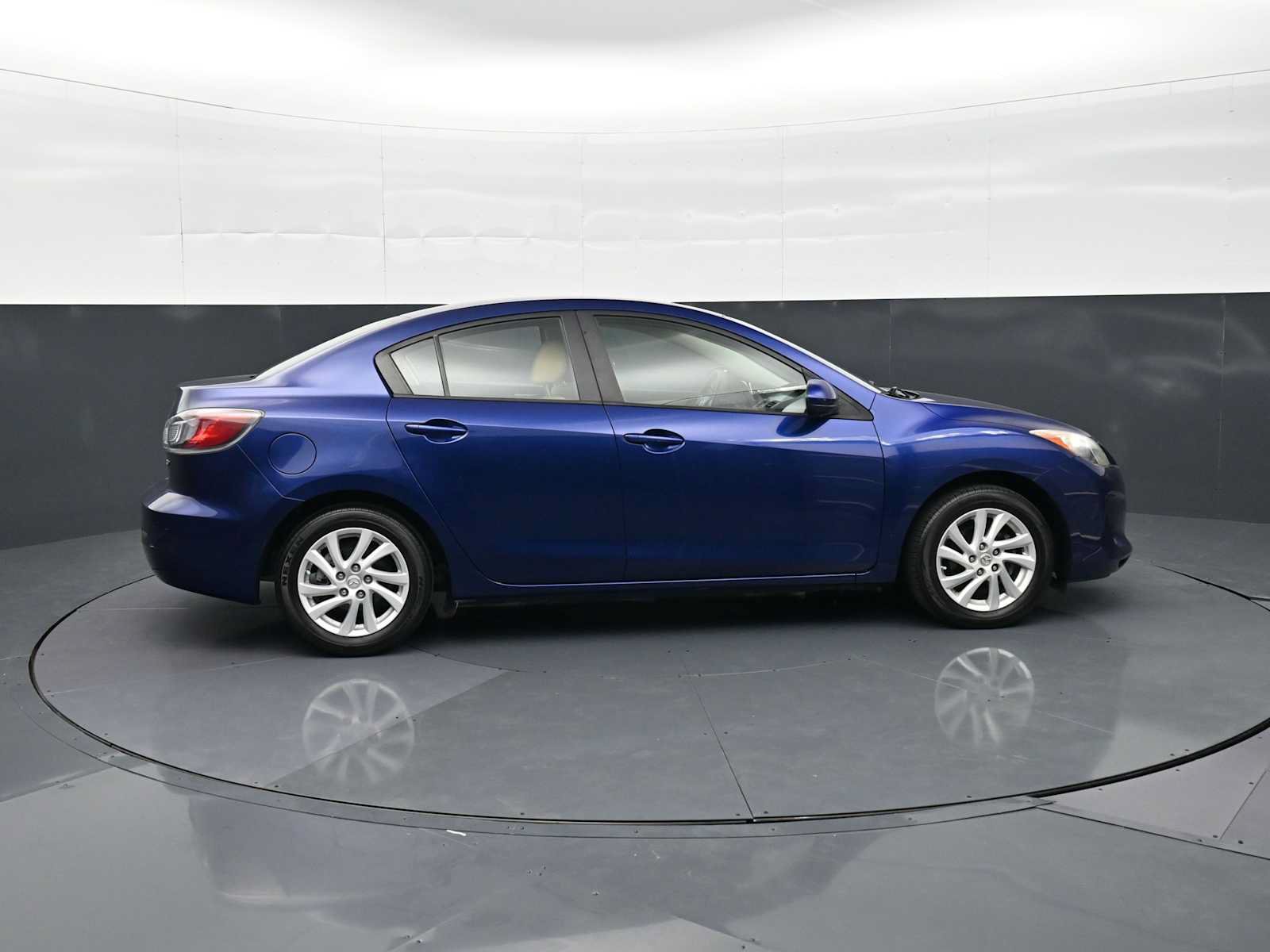 Used 2012 MAZDA MAZDA3 i Touring FWD image 4