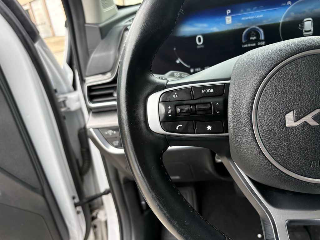 Used 2024 Kia Sportage SX image 16