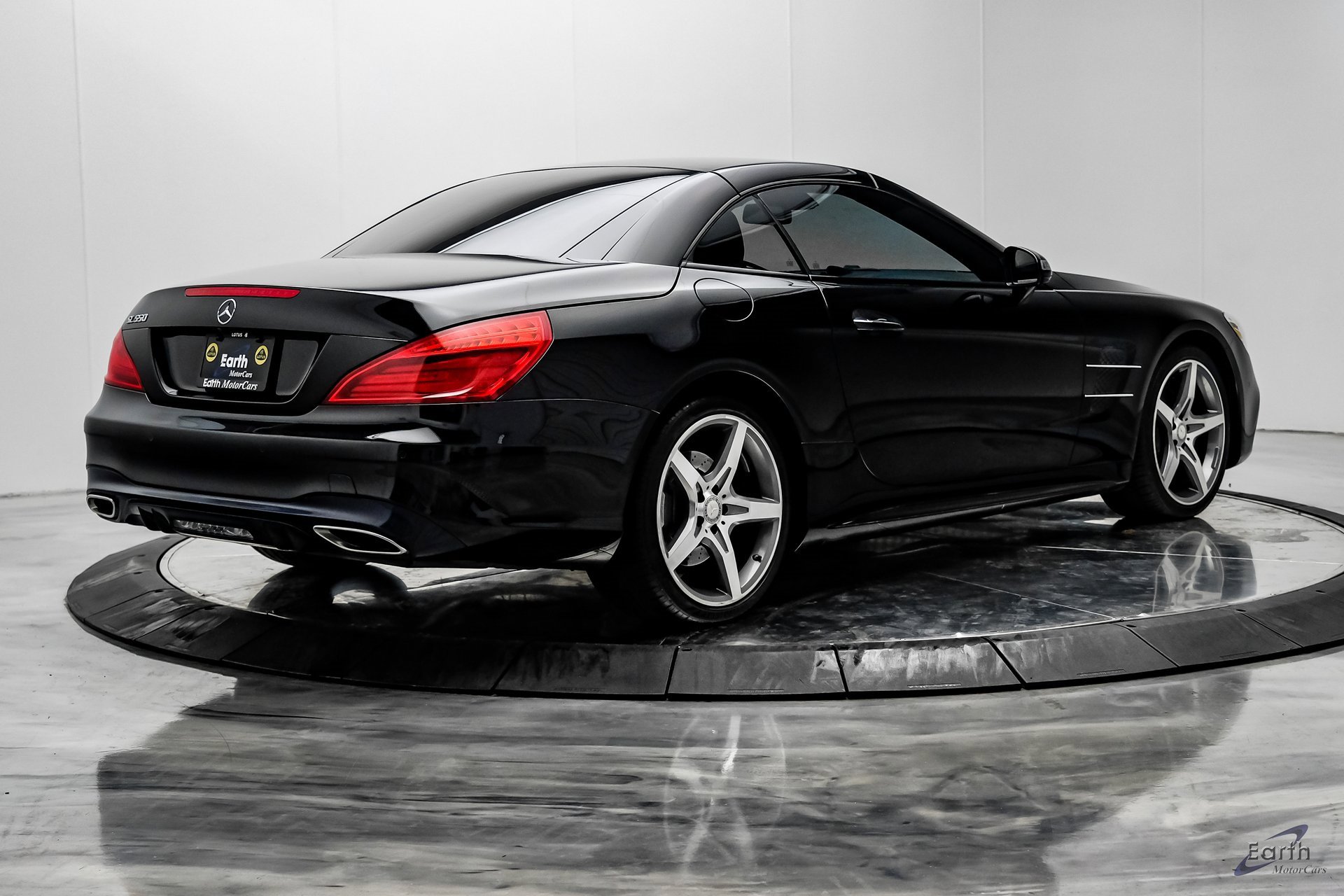 Used 2017 Mercedes-Benz SL 550 image 16